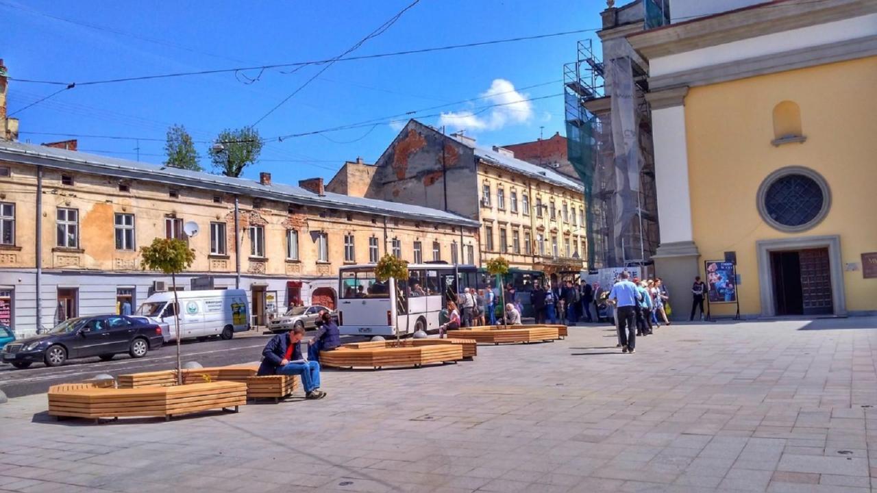 Mini Economy Apartments- Filatova 10 Lviv Exteriör bild